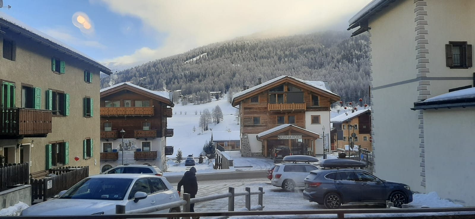 Le piste innevate di San Rocco visibili appena fuori dalla porta di Sunrise